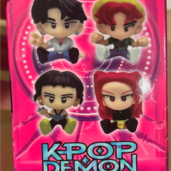 KPOP Demon Hunters Collectible Figure - Picture 3 of 3